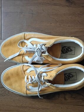 Vans Men's Old Skool Suede Skate Shoes - Yellow/White